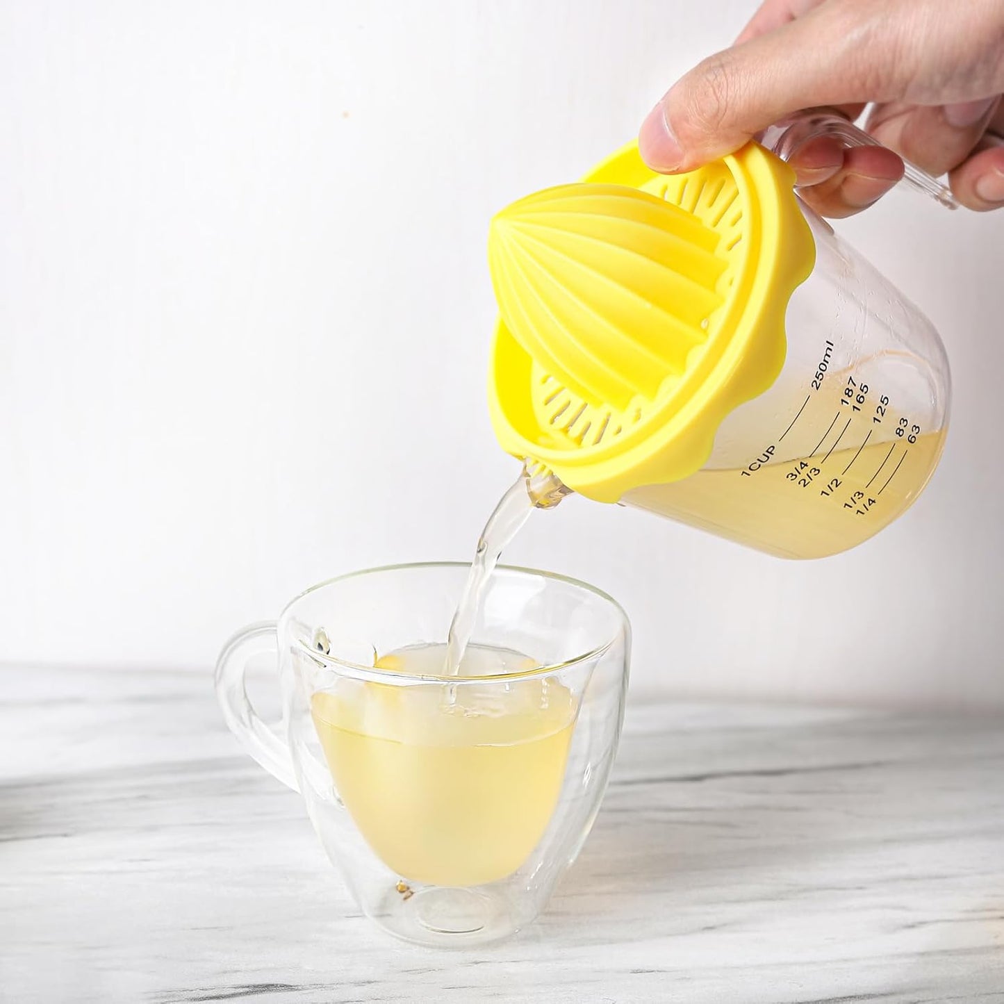 Lemon Squeezer,plastic Lemon Juicer,Detachable Separate,Manual Juicer with Measuring Cup,Juice Squeezer Handheld for Lemons (Yellow, Large)
