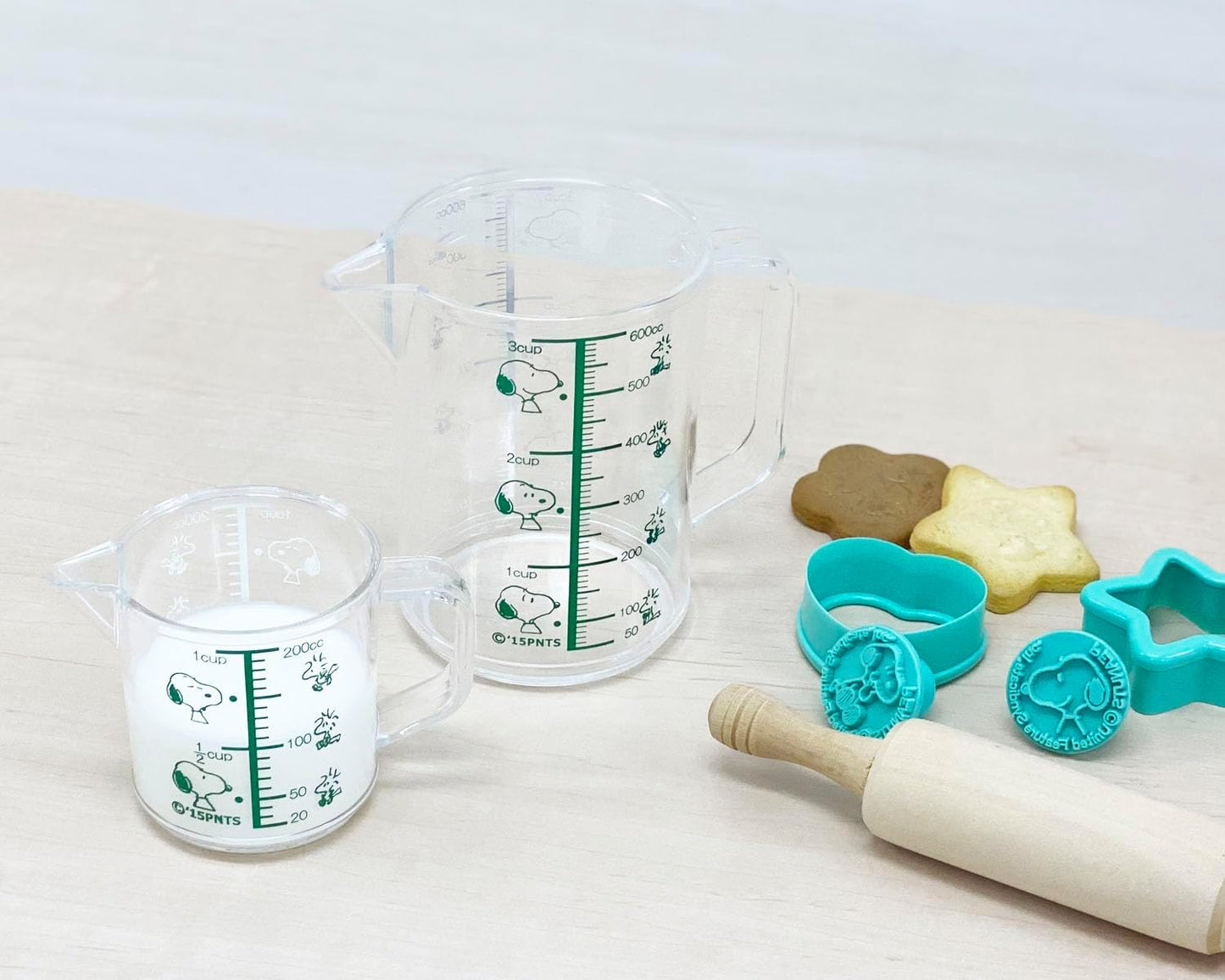 OSK MC-2 Measuring Cup, Snoopy Measuring Cup, Large, 20.3 fl oz (600 ml), Made in Japan, Graduated, Boiling Water, Handle, Cute, Stylish, Easy to Use, Easy to Pour, For Cooking, Clear