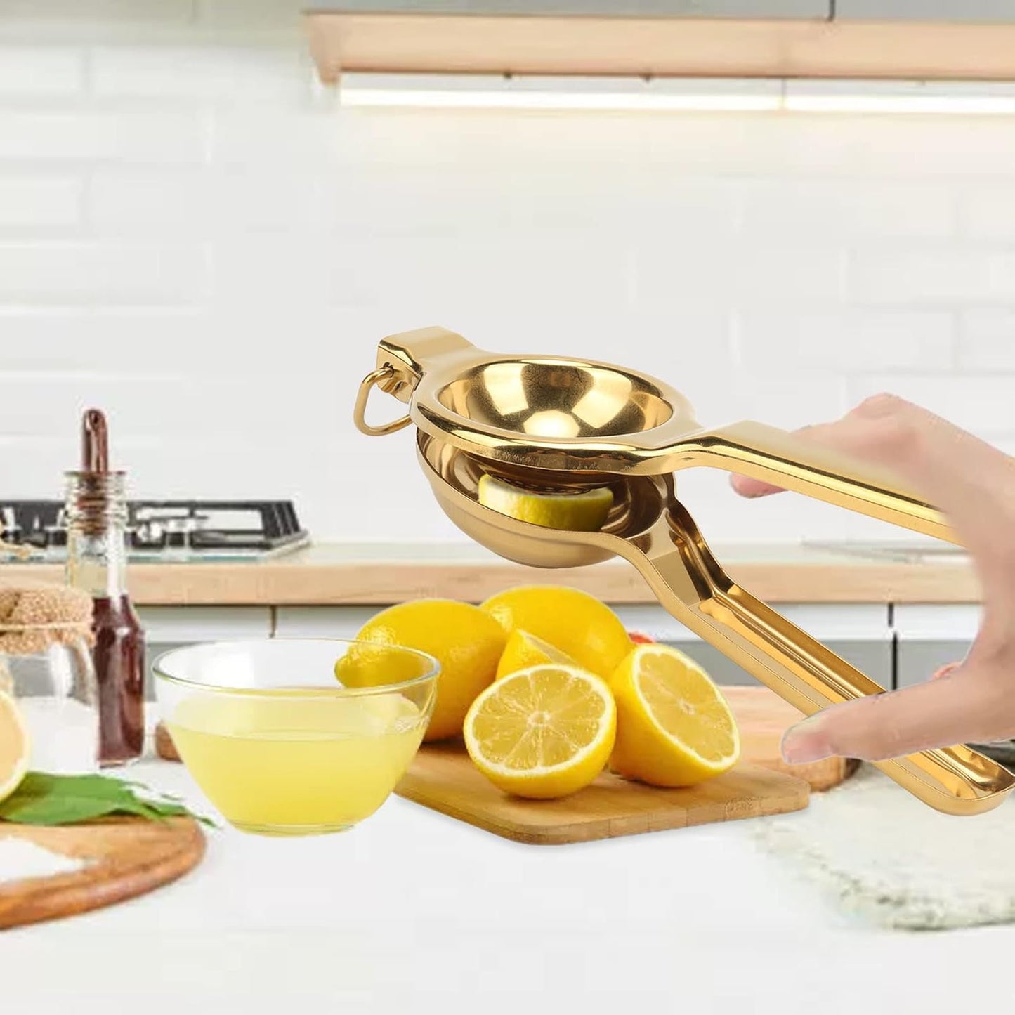 Stainless Steel Lemon Squeezer, Manual Citrus Juicer with Long Ergonomic Handle, Gold Finish – Juice Press for Lemons, Limes, Oranges