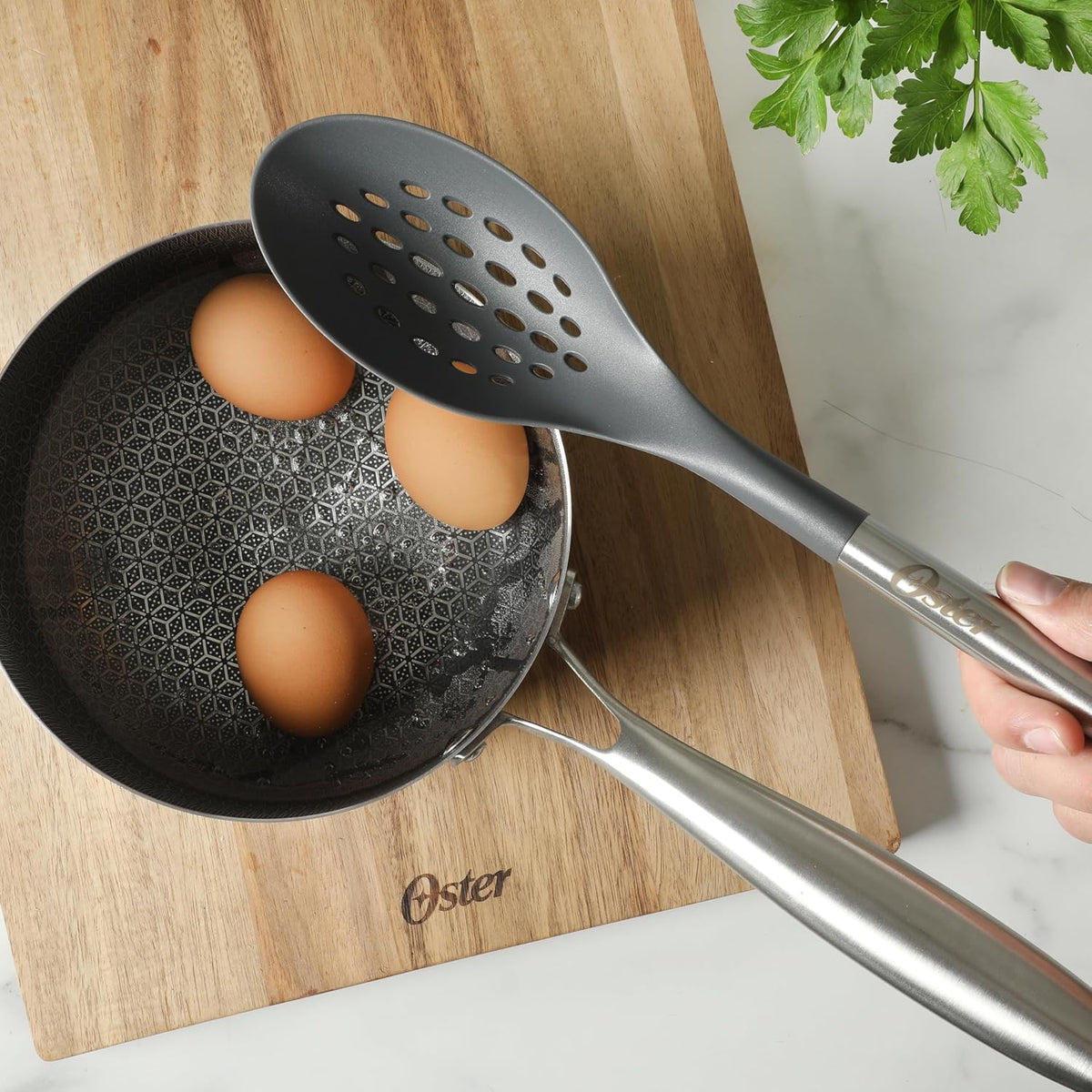 Chadswyck 7.7” Garlic Press, Stainless Steel Garlic Mincer & Crusher, Easy Squeeze, Dishwasher Safe