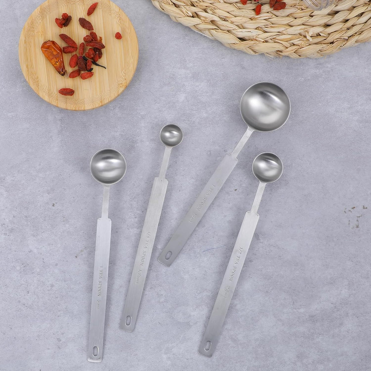 4 Pcs Long Handle Measuring Spoons Set Stainless Steel Measuring Spoon Set Metal Coffee Scoop Tablespoon Teaspoon for Liquid Solid Powder Ingredients (1/4 tsp, 1/2 tsp, 1 tsp, 1 tbsp)