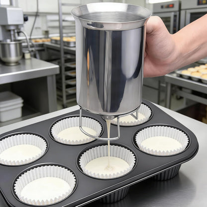 800ml / 27fl oz Pancake Batter Dispenser Bottle, Stainless Steel Funnel Cake Dispenser, Handheld Spout Pancake Mix Batter Pourer Dispenser for Baking Cupcakes Muffins