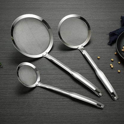 Stainless Steel Fat Skimmer Spoon, Kitchen Fine Mesh Food Strainer and Hot Pot Skimmer with Long Handle for Skimming, Cooking, Frying, Grease, Gravy and Foam (5.5")