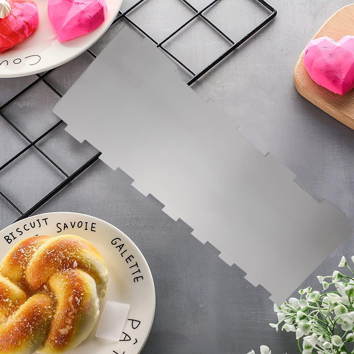 8.6 Inch Stainless Steel Cake Scraper Metal Scraper for Cake Smoother Leveler Scraper Cake Decorating Comb Cake Cutter for Mousse Butter Cream