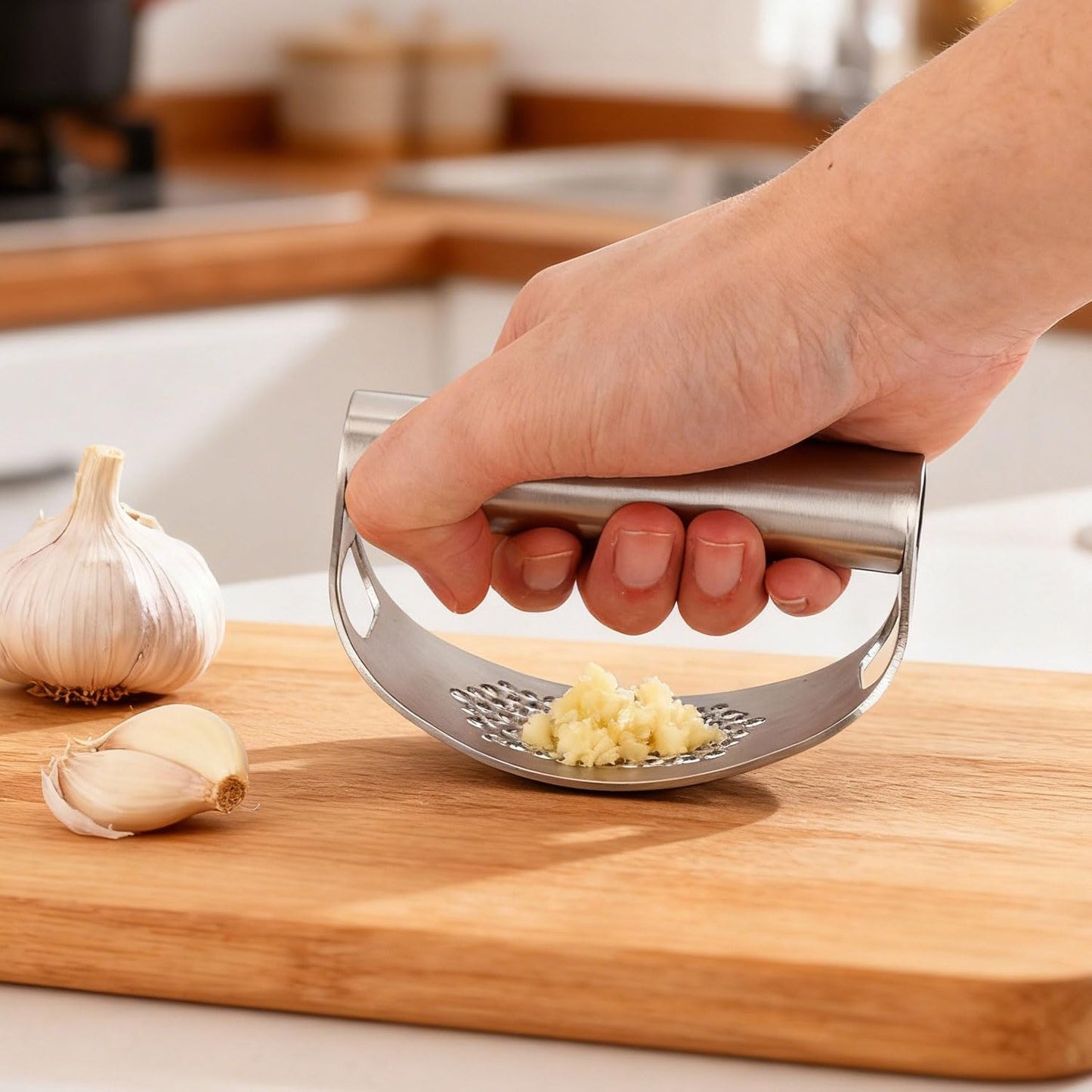 Stainless Steel Garlic Press Rocker Tool, Upgrade Manual Garlic Roller Crusher with Plastic Peeler & Silicone Cleaning Brush, Portable Ginger Mincer and Easy-Clean Chopper Kitchen Gadget