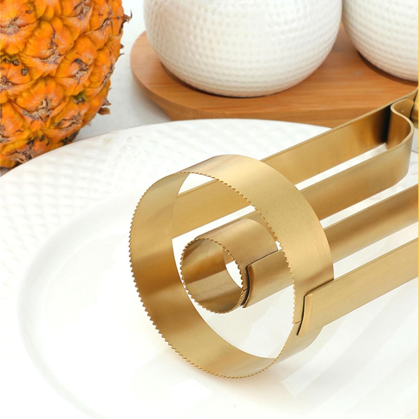 Stainless Steels Pineapple Peeler Corer Cutter Tool Portable Fruit Slicers Kitchen Tool Quick Pineapple Meat Pickers For Home Picnics Party Travel