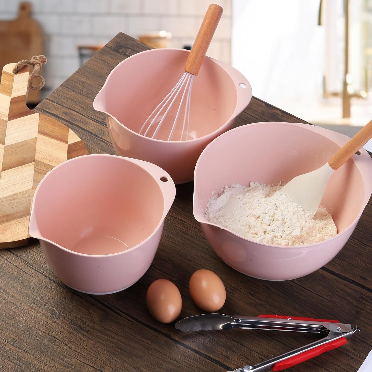 3 Mixing Bowls Set with Lids,Pour Spout and TPR Bottom, Plastic Nesting Bowl Use for Kitchen Cooking-Prep,Serving,Baking Bread Cake,Pancake,Waffle,Non-slip,Dishwasher Safe,3Qt,2Qt,1.5Qt,Pink