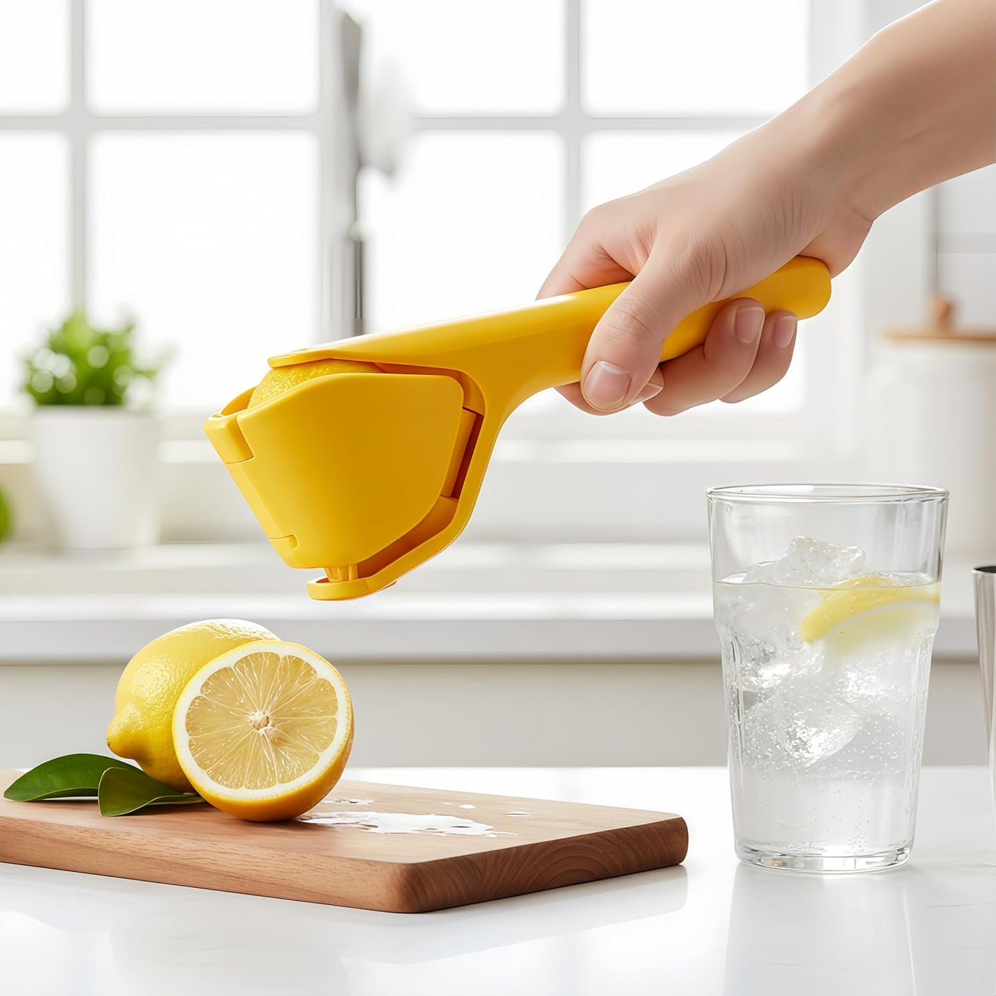 Lemon Squeezer Juicer Handheld, Max Juice Extraction Lemon Press Squeezer, Effortless Hand Citrus Squeezer With Built-In Strainer, Use For Lemon&Lime&Fruits&Orange&Cirtus Yellow