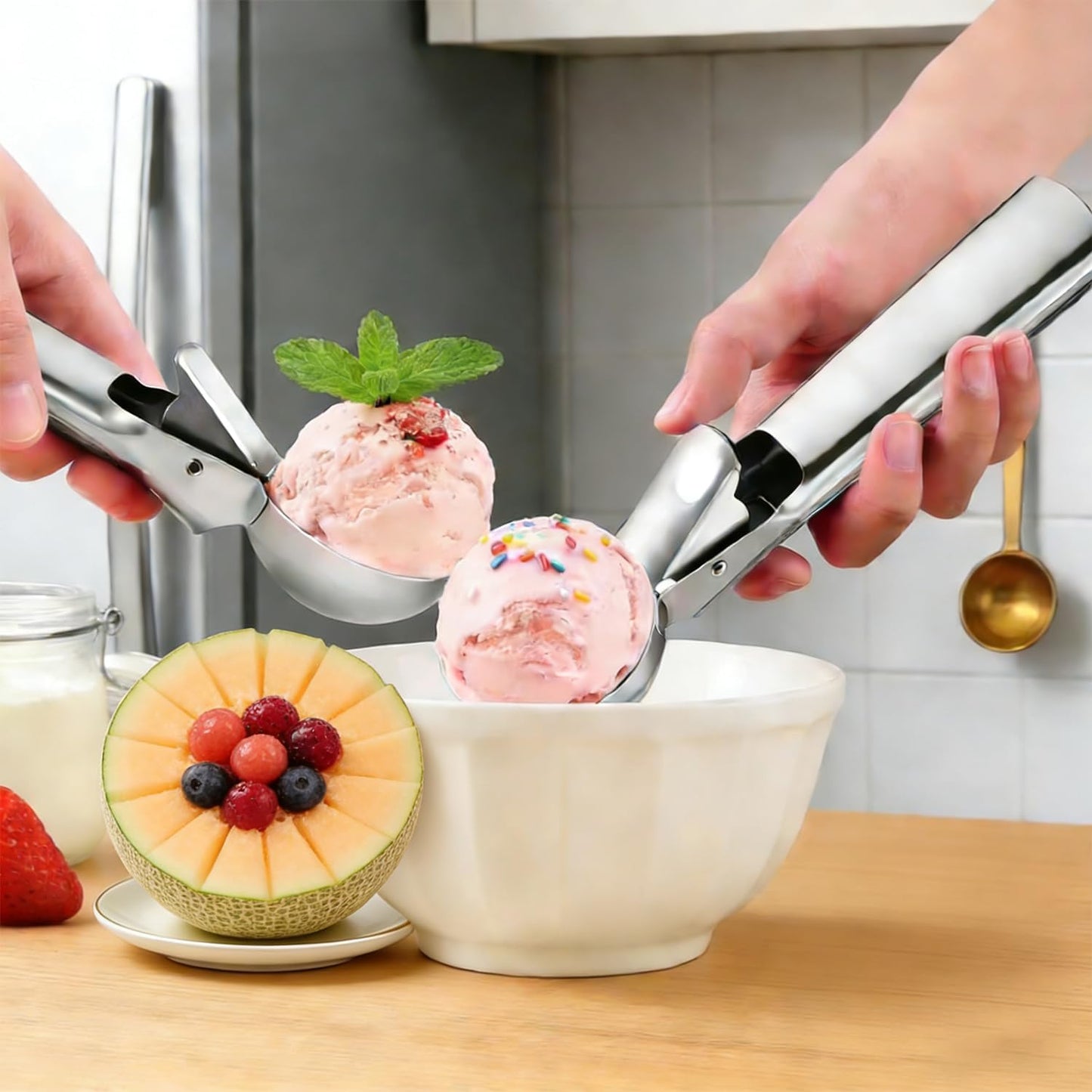 Ice Cream Scoop,Portable Stainless Steel Ice Cream Scoop with Trigger and Comfortable Handle,Dishwasher Safe,DIY Ice Cream,Gelato,Sorbet,Cake Batter (1p-silver)