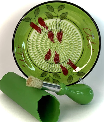 BonCera, All-in-one Premium Ceramic Garlic Grater Plate 4-Piece Set - Green Chili Design, Classic Style - For Garlic, Ginger, Chocolate, and more! - Comes with 5.25" Plate, Peeler, Brush, and Stand