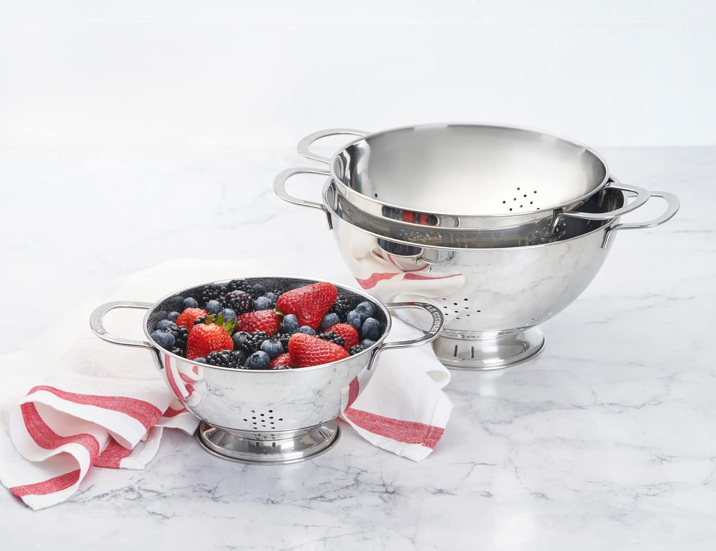 Le Creuset Set of 3 Nested Mixing Bowls w/Nonslip Silicone Base & Plastic Air Tight Lids