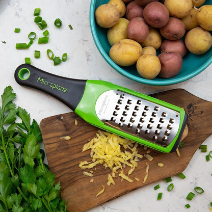 Microplane Artisan Series Cheese Grater and Zester (Extra Coarse, White)