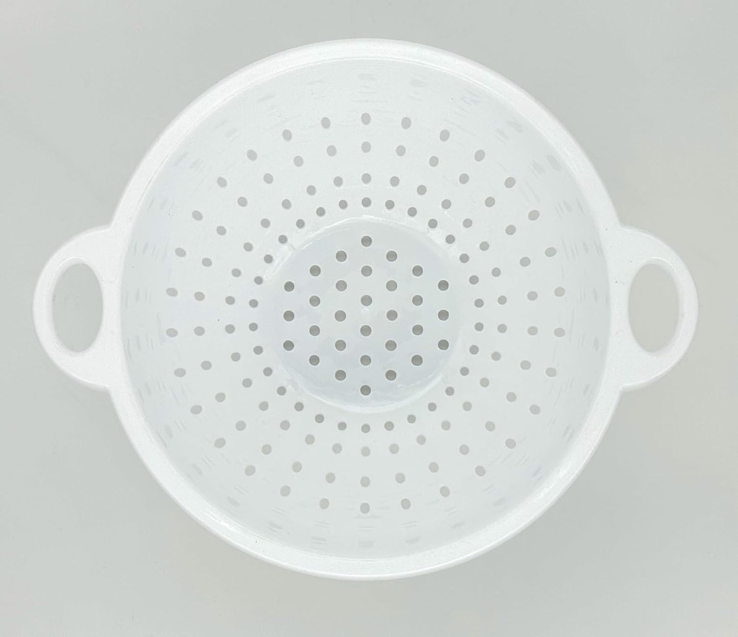 Rocky Mountain Goods White Plastic Colander Bowl with Handle - Deep 5 QT Strainer for Kitchen Vegetables, Pastas, Fruit - BPA Free - Dishwasher Safe