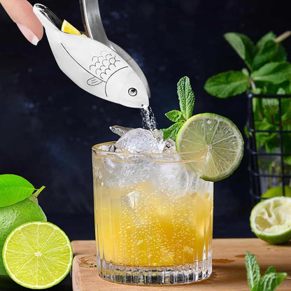 Fish Shape Lemon Squeezer, Stainless Steel Manual Lemon Juicer, Portable Lime Citrus, Heavy Duty Manual Squeeze Hand Press Juice for Cocktails Drinks Cooking (Gold)