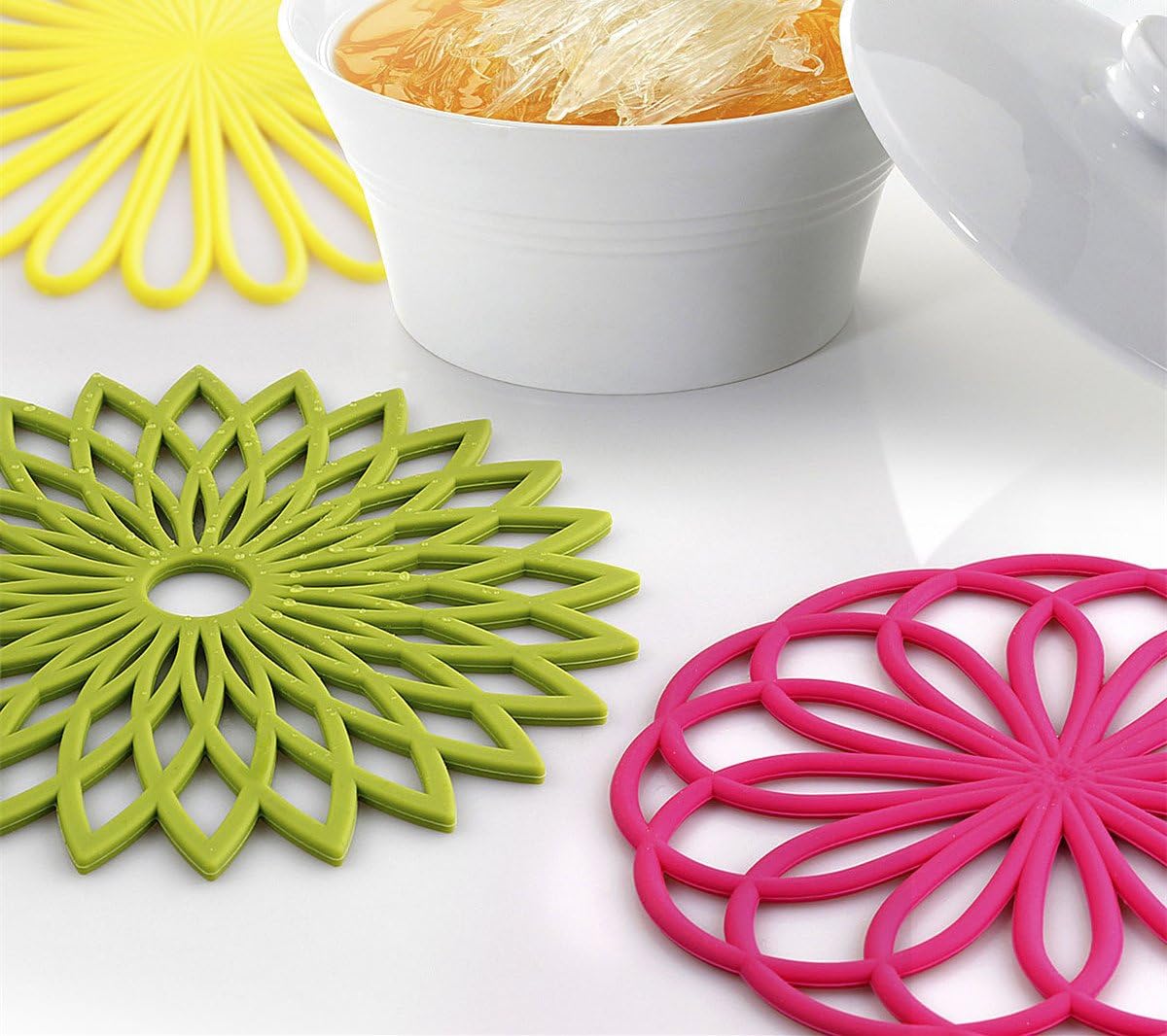 ME.FAN Silicone Trivet Mat - Kitchen Hot Pads for Pots & Dish - Insulated Teapot Trivet - Flexible, Durable, Non-Slip Large Coasters 3 Set Black