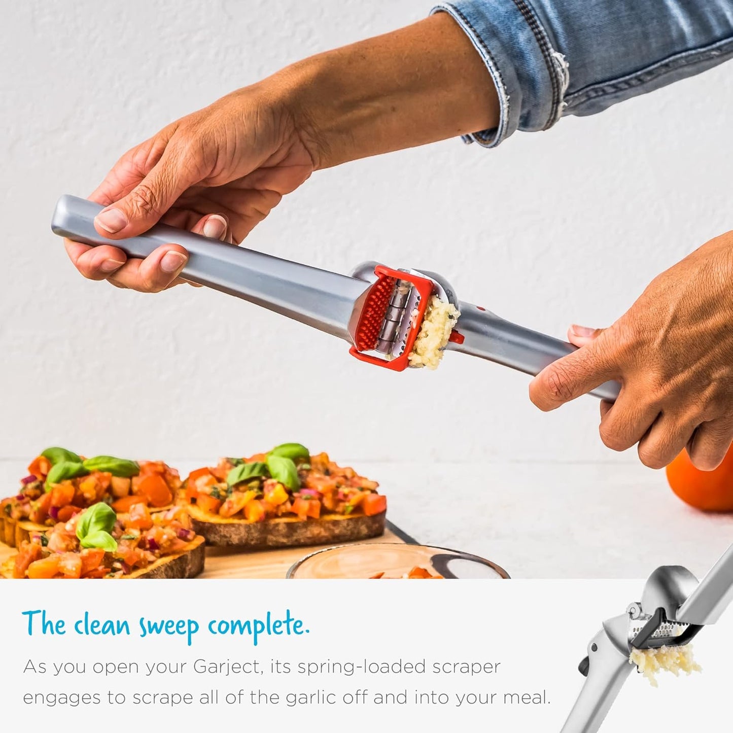 Dreamfarm Garject Lite 2-In-1 Garlic Peeler, Garlic Press & Mincer with Garlic Peel Ejector, Nylon - Red