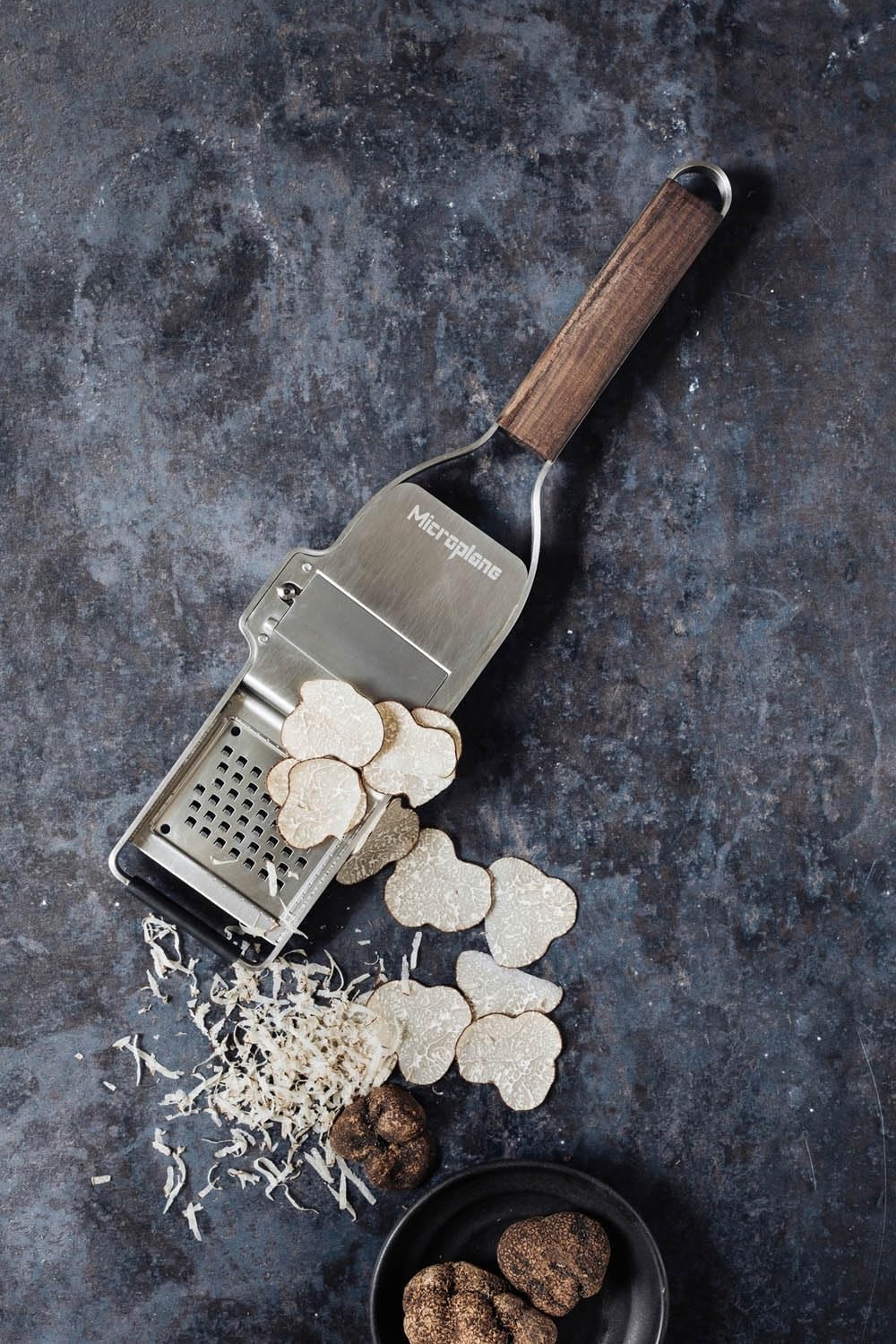 Microplane Master Series Ribbon Grater, Stainless Steel, Walnut Wood, 30 x 6.8 x 2 cm