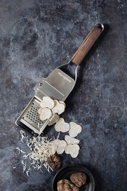 Microplane Master Series Ribbon Grater, Stainless Steel, Walnut Wood, 30 x 6.8 x 2 cm