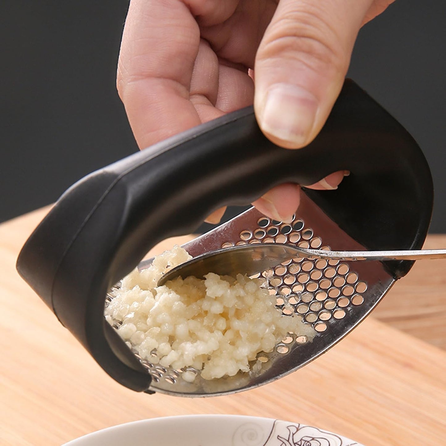 Stainless Steel Garlic Press, Garlic Press Rocker Crusher Masher,Garlic Smasher, Portable Manual Heavy Duty Garlic Mincer, Garlic Chopper (1Pack)