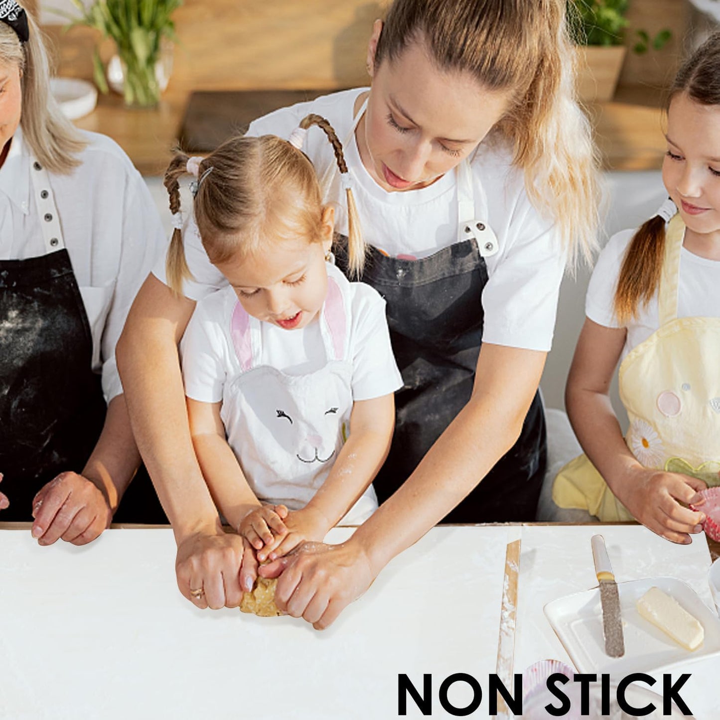 Standard Silicone Mat,Black Baking Mat-Food Grade Kids Dinner Table Placemat Non Slip Counter Mat with Raised Edges Heat Resistant Mat for Air Fryer Nonstick Pastry Dough Mat(1 Pack 23.6'' x 15.7'')