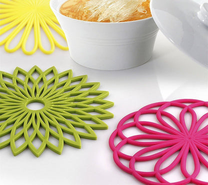 ME.FAN Silicone Trivet Mat - Kitchen Hot Pads for Pots & Dish - Insulated Teapot Trivet - Flexible, Durable, Non-Slip Large Coasters 3 Set Black
