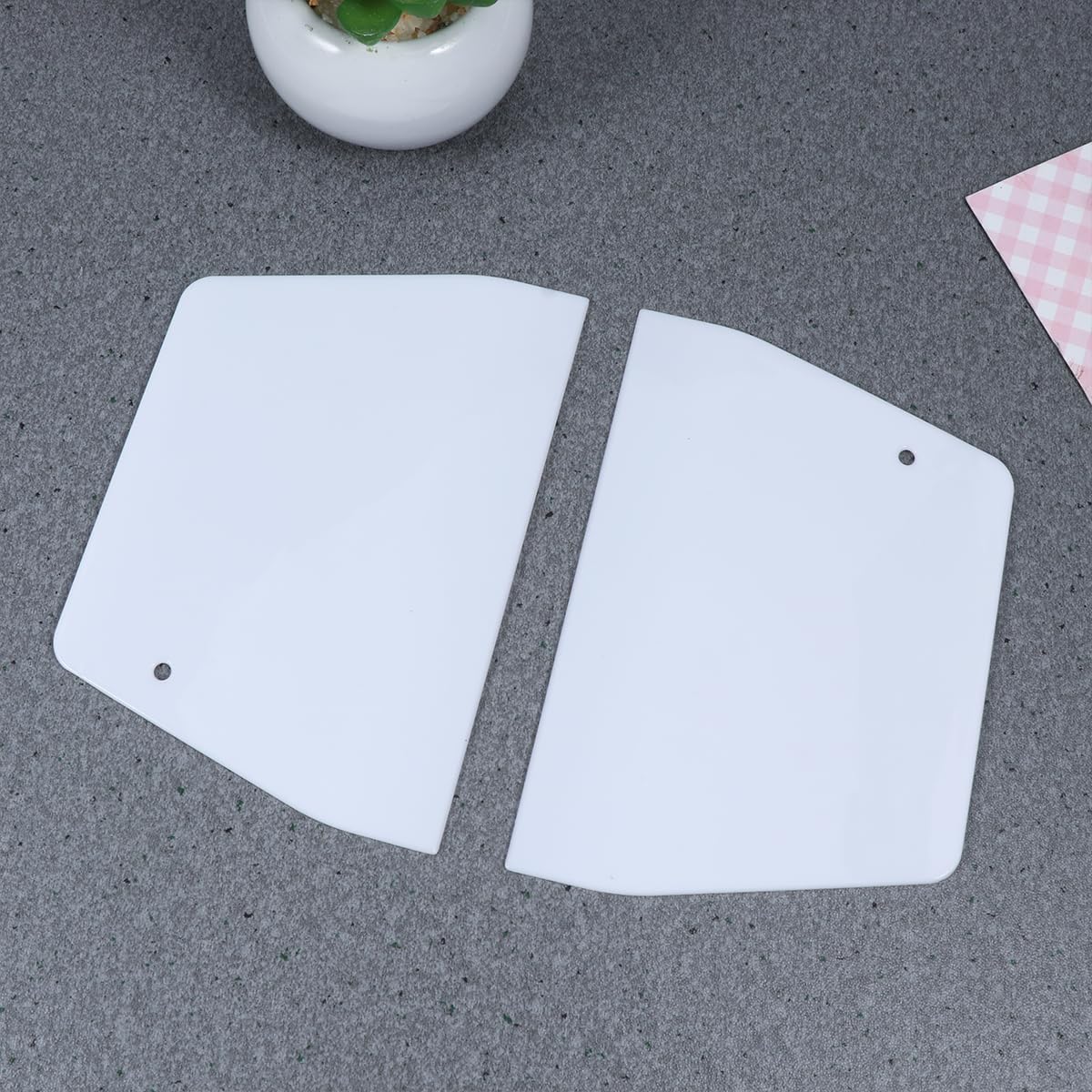 SUPVOX Plastic Dough Scraper 20 Pcs Cake Scraper Set for Baking Dough and Icing Spreading Ergonomic Kitchen Pastry Scraping Tool White