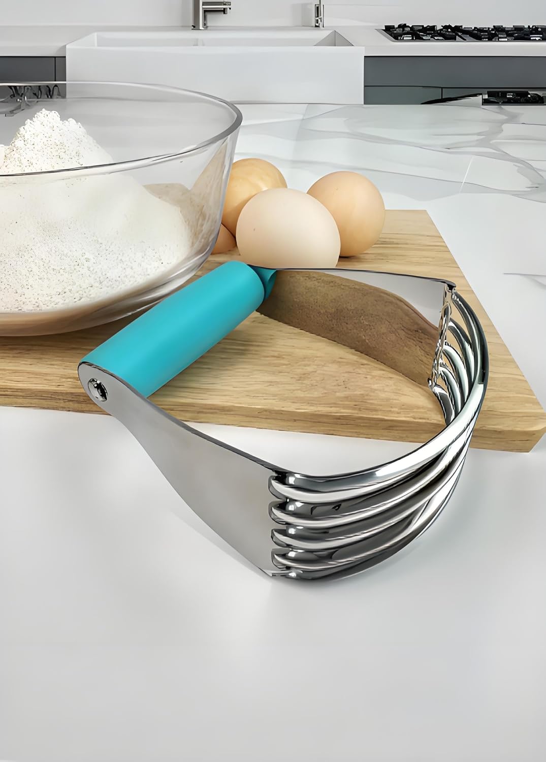 Dough Blender Pastry Cutter Kitchen Cutter with 5 Durable Stainless Steel Blades Non Slip Rubber Handle Ergonomic Design Ideal for Mixing Cutting and Blending Ingredients Perfect for Home Bakers，Blue