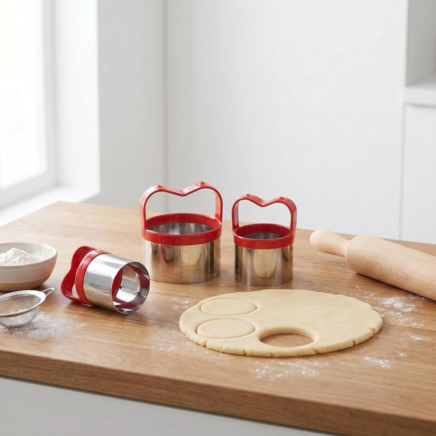 3Pcs Round Cookie Cutters with Handle, Circle Biscuit Cutter for Baking, Dough Cutter, Metal Cookie Cutters, Coated and Soft PVC for Protection