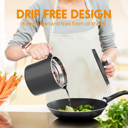 Chihee Grease Container Stainless Steel Bacon Grease Saver with Fine Mesh Strainer 2L / 67.6 fl oz Cooking Oil Keeper Stoarge Can with Dust-proof Lid Non-slip Tray for Kitchen Frying