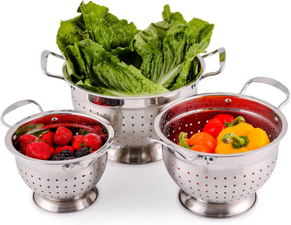 OVENTE Mixing Bowl Set with Lids, 3-Piece Stainless Steel Nesting Bowls for Easy Food Storage, Stackable Design, Kitchen Essential for Baking, Cooking and Prepping, Size 5, 3.5, 1.5QT, Silver BM46333S