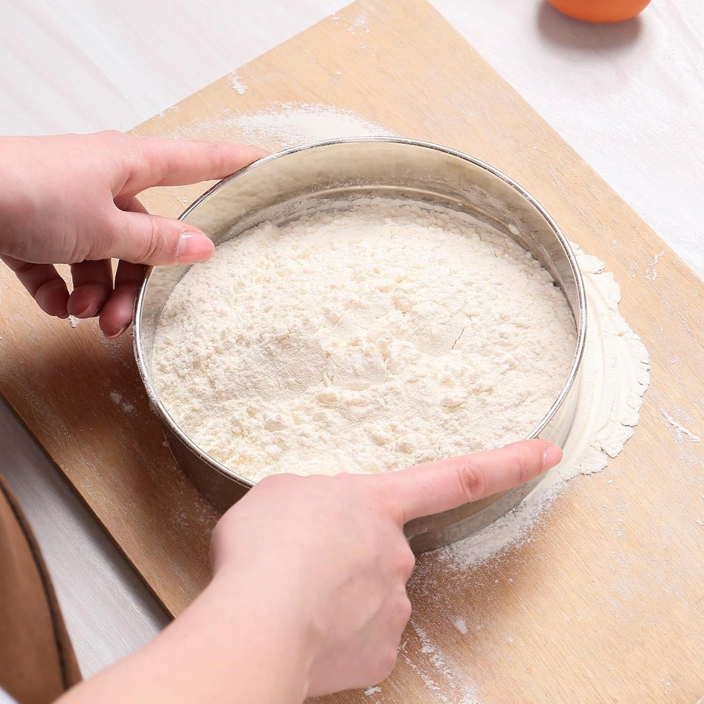 uxcell Stainless Steel Flour Sifter, 2 Pcs 6Inch and 8Inch 50 Mesh Round Sifter Flour Sieve Mini Fine Mesh for Baking Cake Bread, White