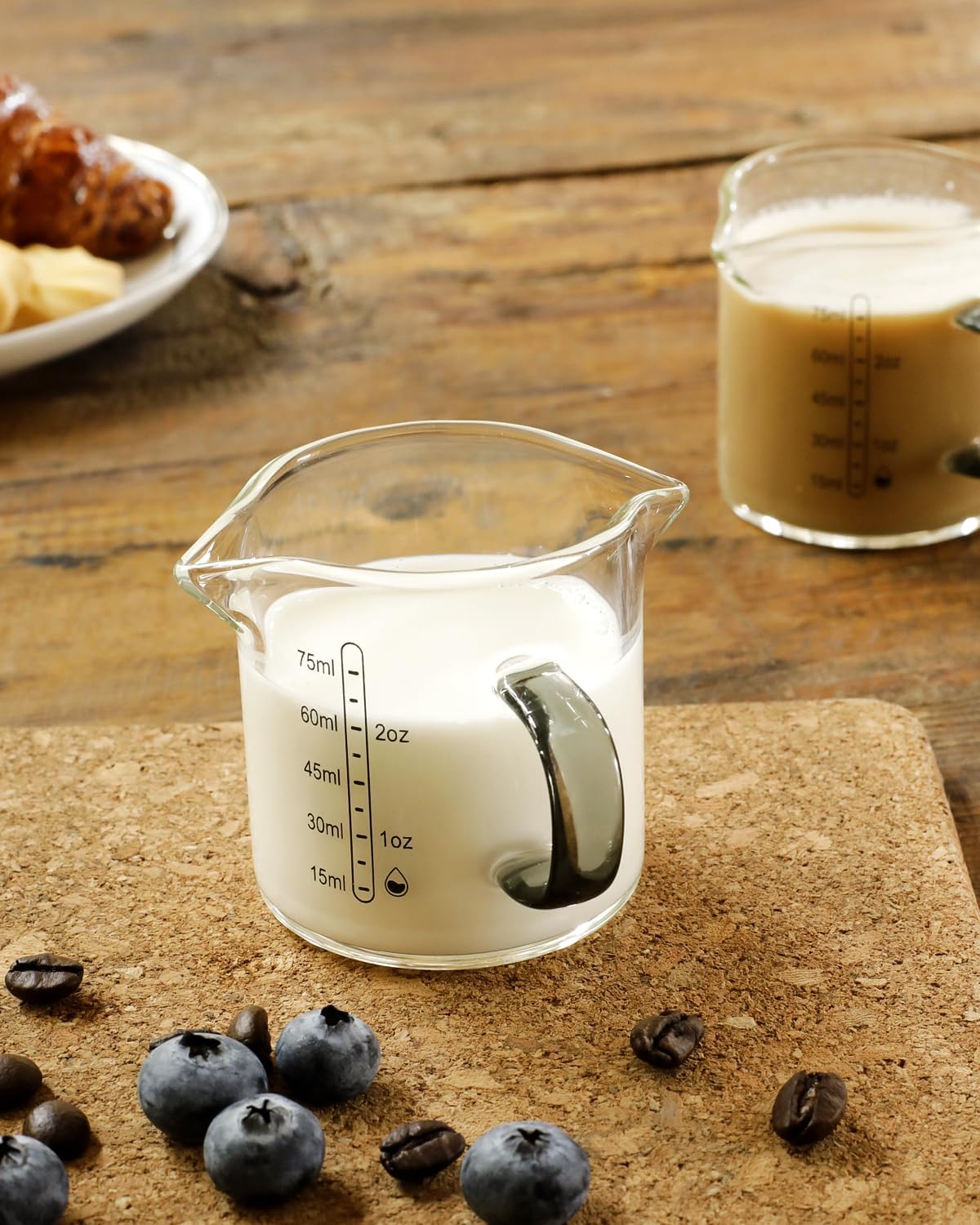 LIBWYS Glass Measuring Cup, 1000ml (32oz)+500ml (16oz) with Anti-slip Silicone Pad, Heat-resistant Borosilicate Glass Liquid Measuring Cup