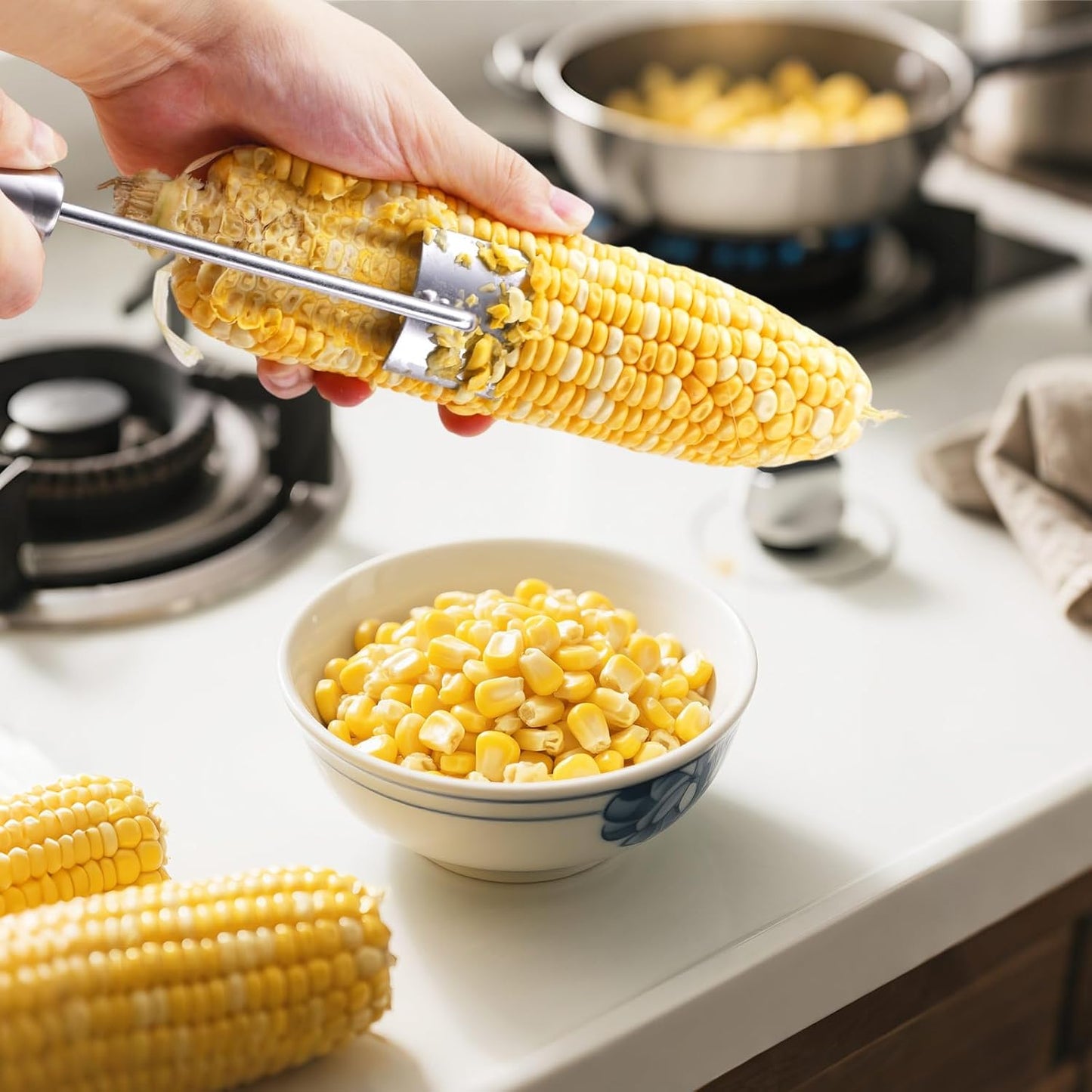 2pcs Long Handle Corn Stripping Tool, Stainless Steel Corn On The Cob Remover Peeler Stripper Kernel Scraper Cutter Husker Shucker Sheller for Home Kitchen Restaurant BBQ