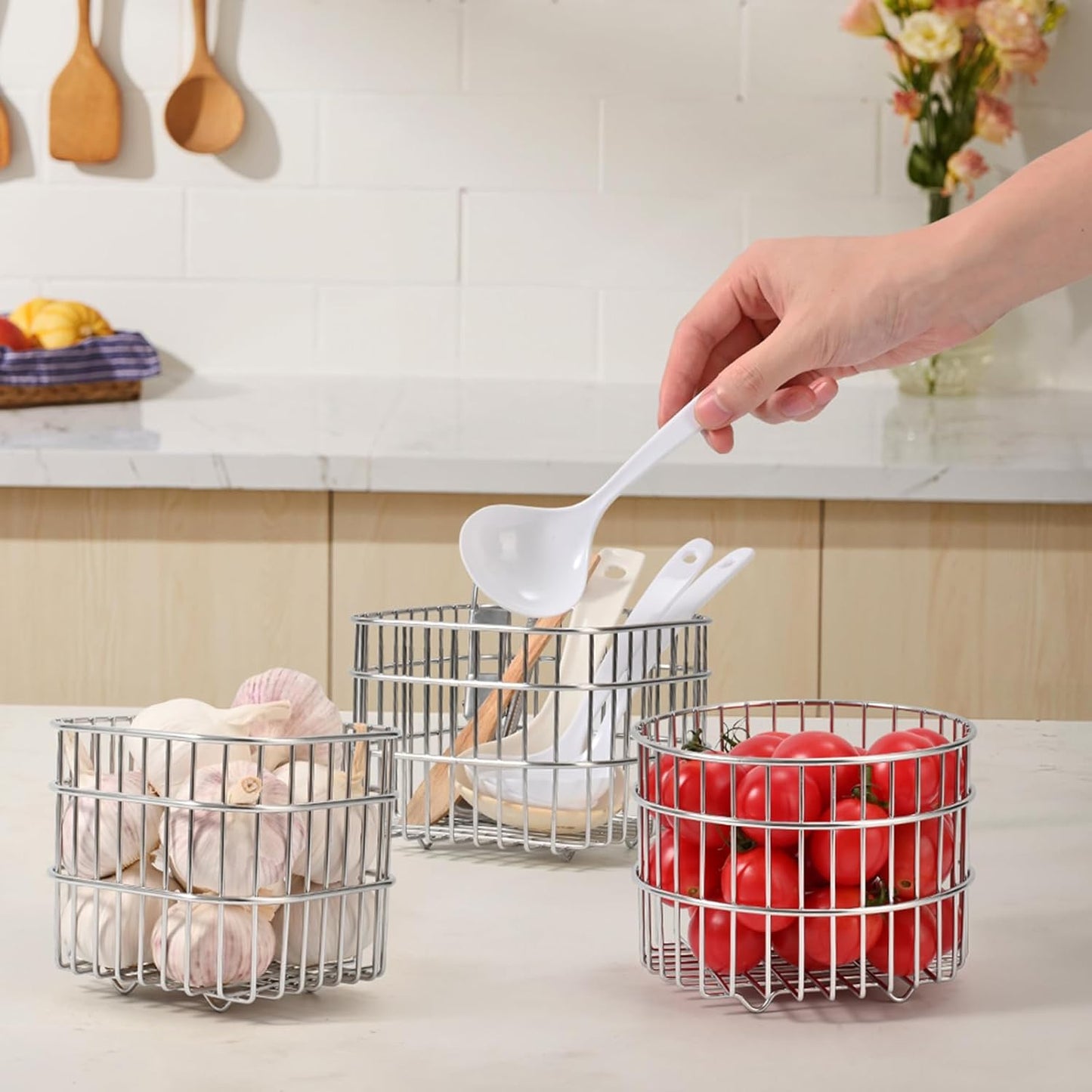 304 Stainless Steel Wire Mesh Fruit Basket Colander, 1.5L Countertop Storage Organizer for Fruits, Vegetables, Snacks.5.12 x 5.12 x 3.94 in (13cm,Rounded Square)