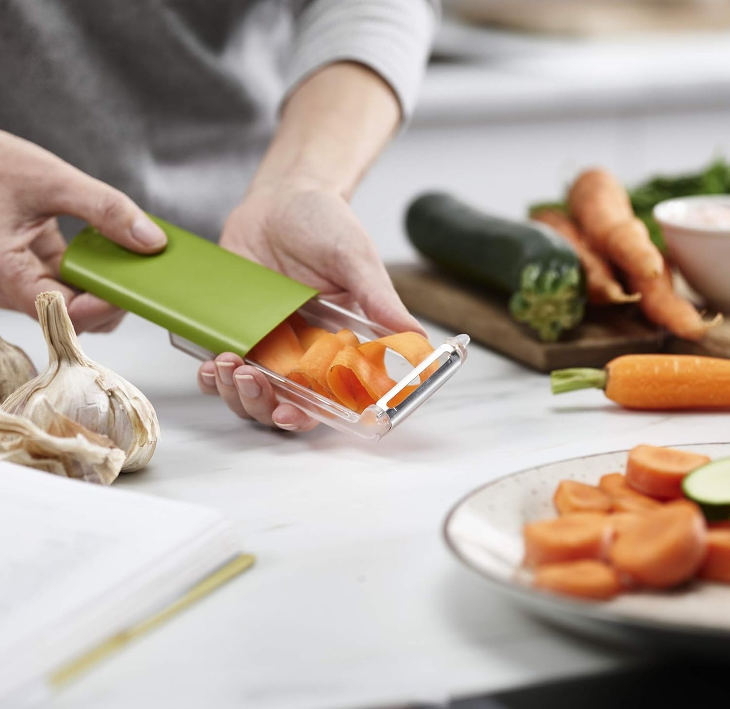 Joseph Joseph Multi-Peel Y-shaped Peeler Easy Grip Handles Stainless Steel Blade for Kitchen Vegetable Fruit, Light Green