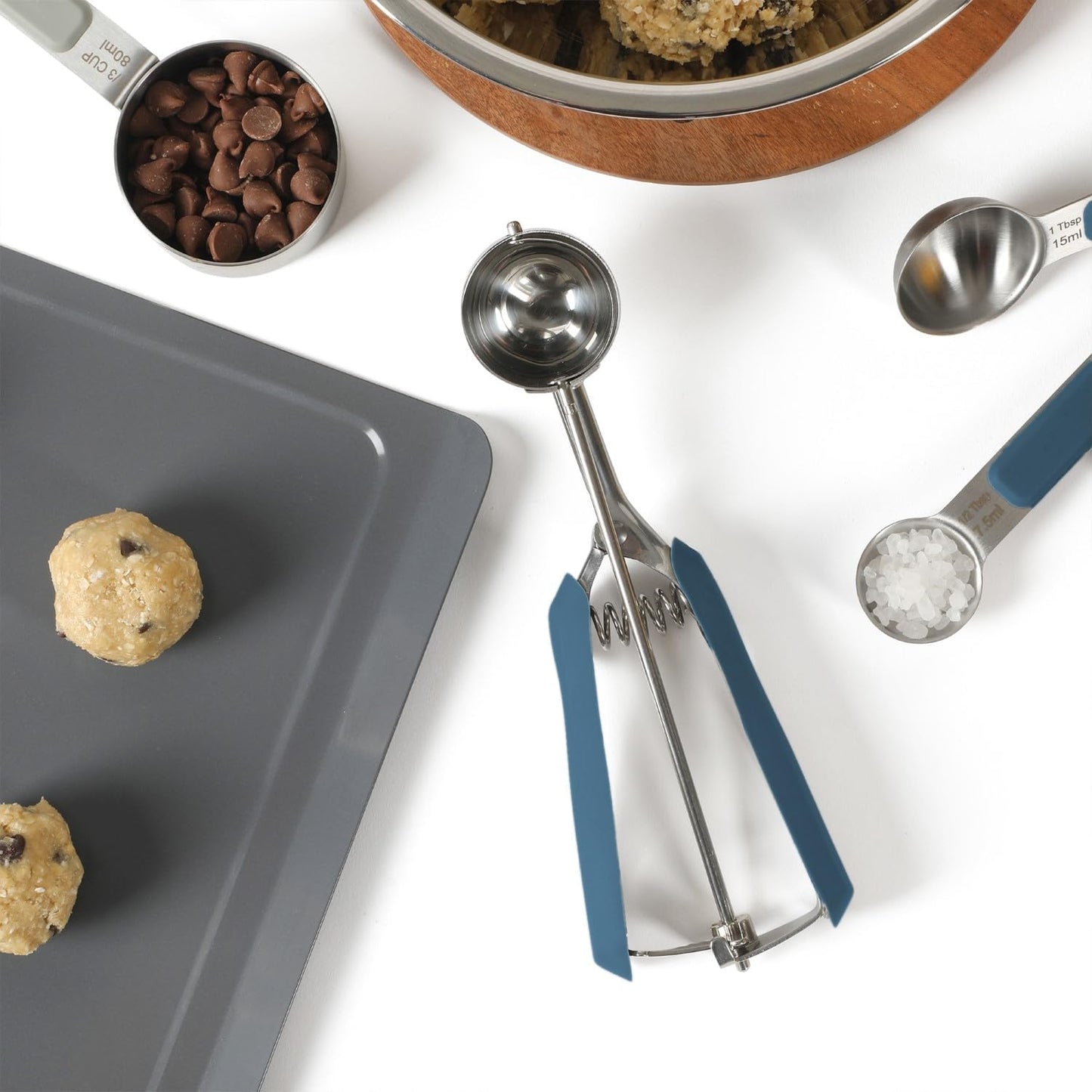 Calphalon Cookie Scoop, Stainless Steel Trigger Scoop for Cookie Dough, Ice Cream & Batter, Portion Control Kitchen Scoop with Release Mechanism, Taupe