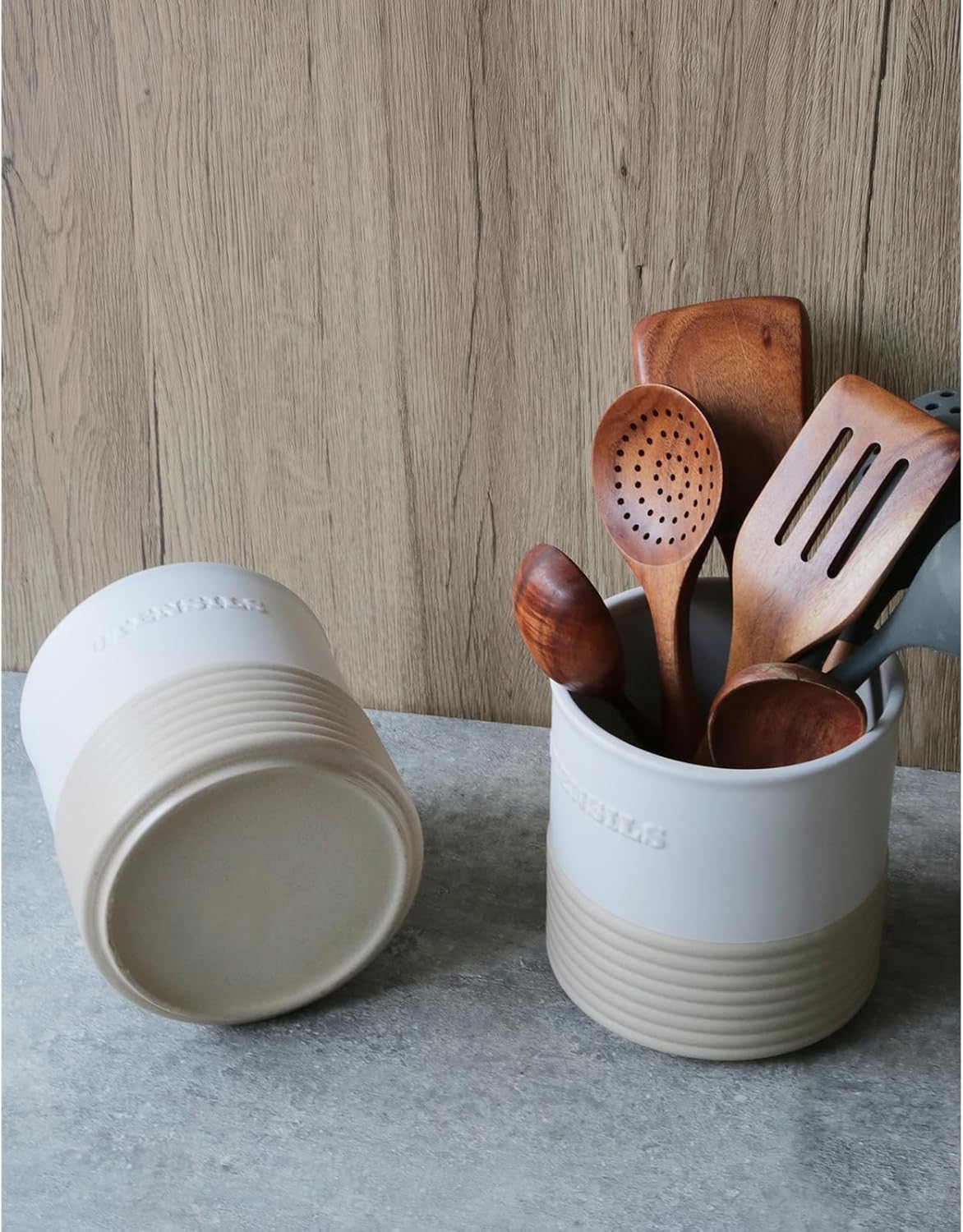 WILDMOS Ceramic Utensil Holder,Farmhouse Kitchen Utensil Holder for Countertop,Large Kitchen Utensil Organizer,Cooking Utensil Crock.