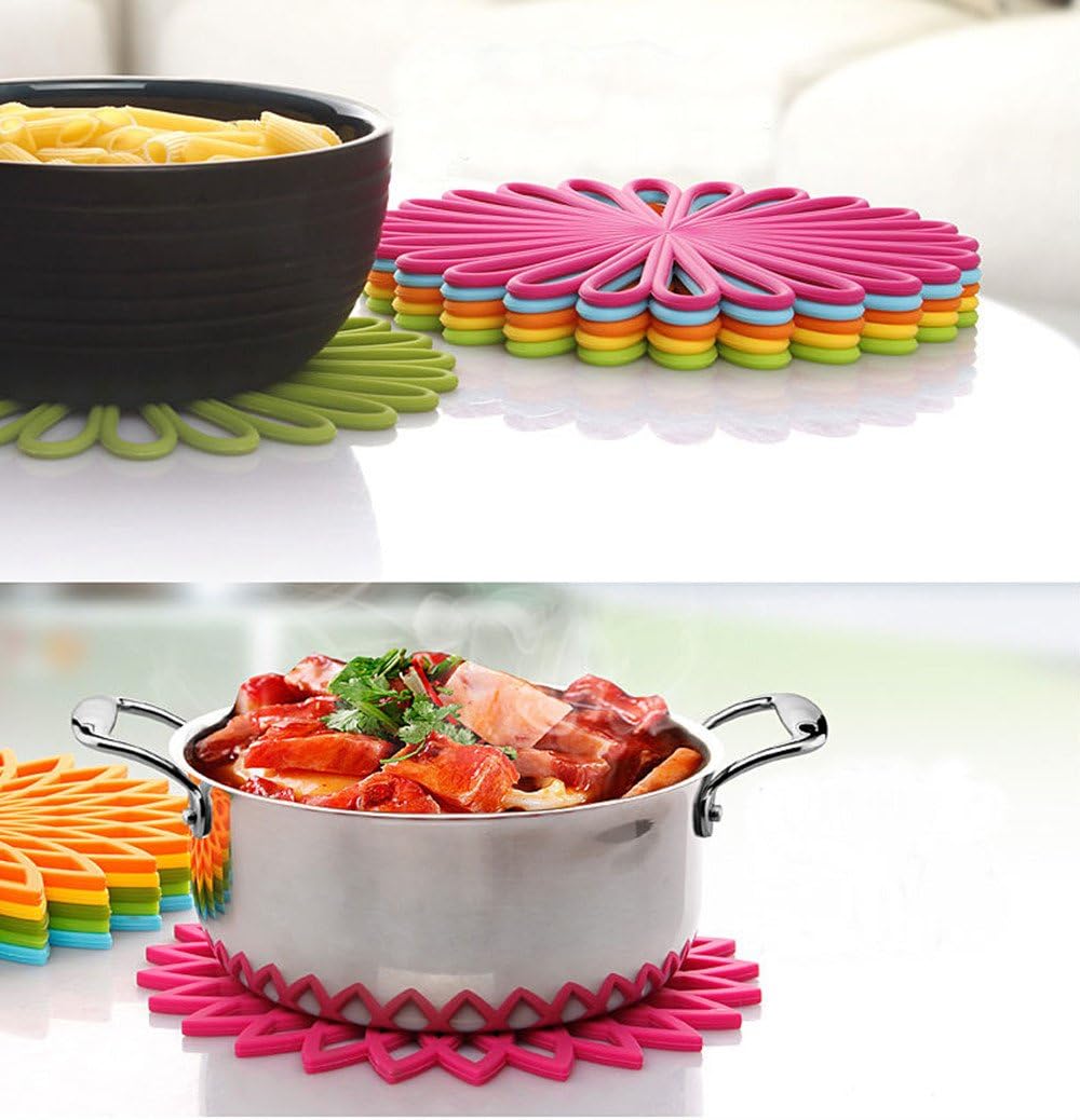 ME.FAN Silicone Trivet Mat - Kitchen Hot Pads for Pots & Dish - Insulated Teapot Trivet - Flexible, Durable, Non-Slip Large Coasters 3 Set Black
