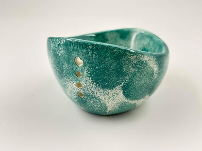 Ceramic Herb Stripper Bowl with Multi-Size Holes, Handmade Kitchen Tool, White (Green)