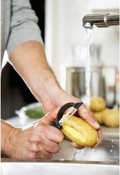 HIC Kitchen Swivel Peeler with Soft-Grip Handle, Japanese Steel Blade