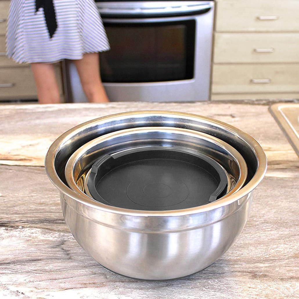 Stainless Steel Mixing Bowls with Lids and Non Slip Bases (Set of 5, Red)