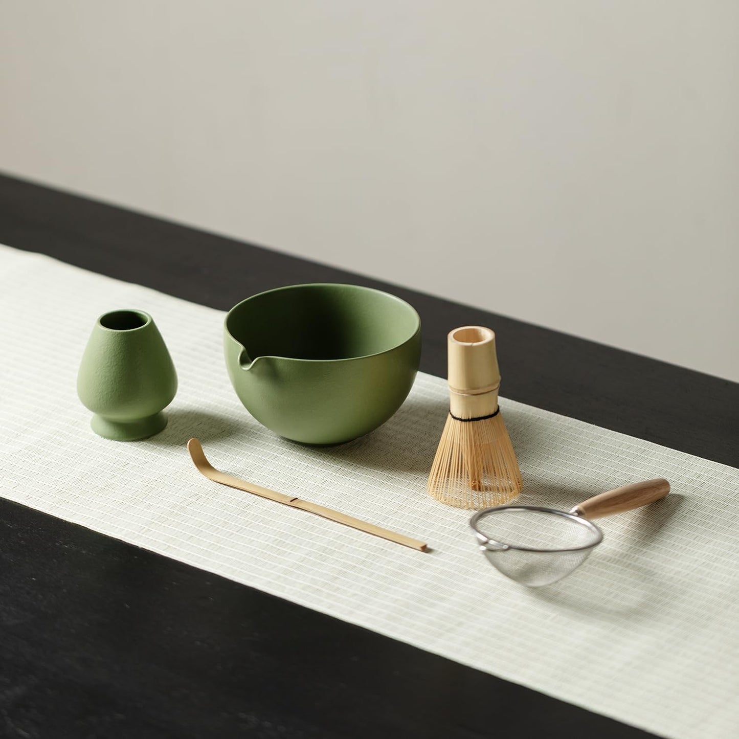 Matcha Whisk Set, Matcha Set with Ceramic Matcha Bowl, Bamboo Whisk & Holder, Sifter, Tea Scoop (Black Gold)