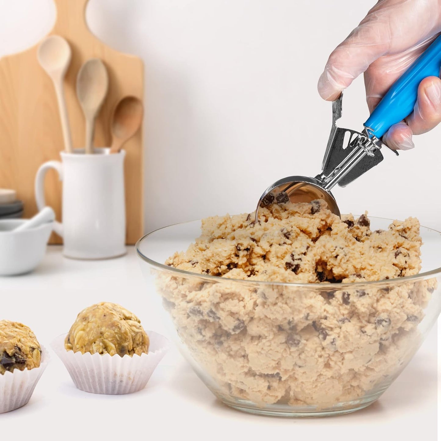 Meadow Lane Trigger Scoop - #24 Size (2-in Diameter) 2.7 Tbsp Capacity, Stainless Steel, Portion Control, Ice-cream & Cookie Dough Scoop, Black