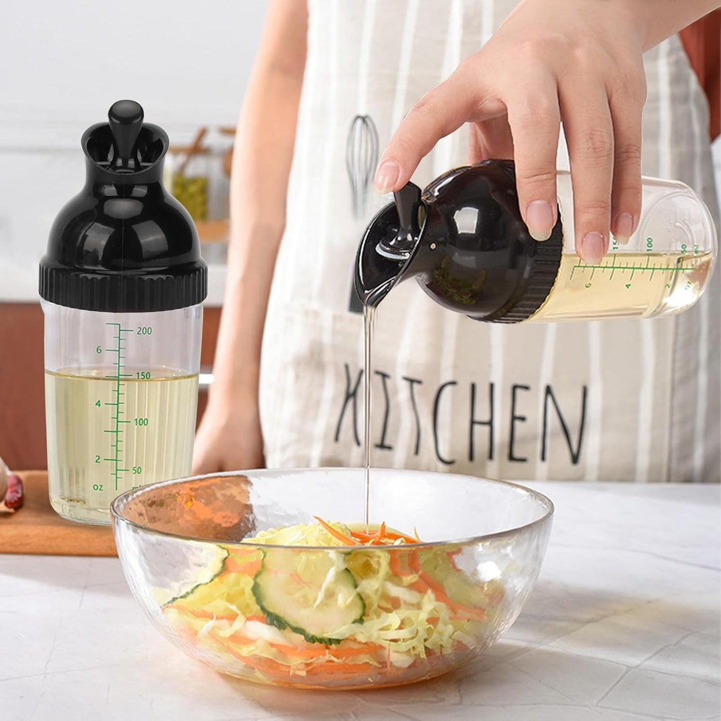 HERCHR Salad Dressing Shaker, Salad Dressing Shaker Container with Pour Spout for Making, Mixing, Sauces, Dripless Pour, Soft Grip 200ml(Black)
