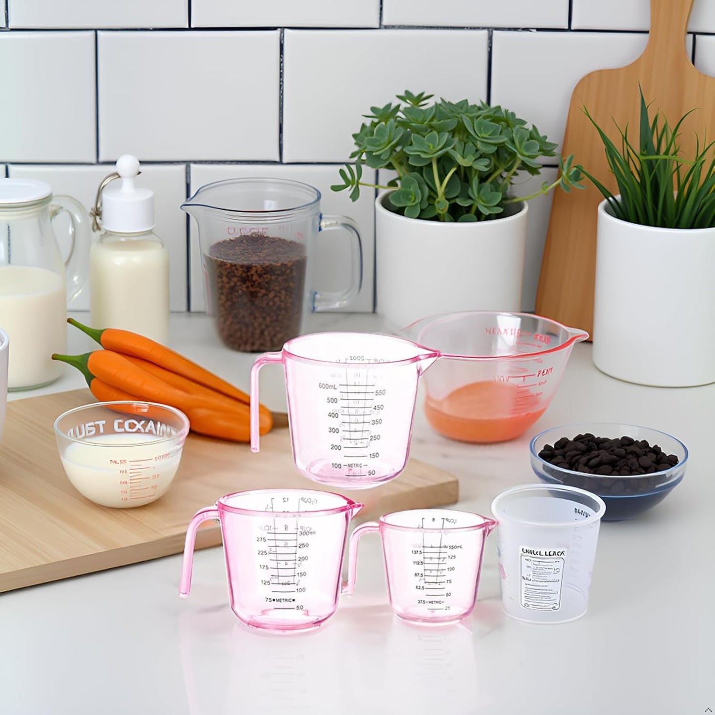 Cute Pink Plastic Measuring Cup - 3 Pack, Home Kitchen Cooking and Baking Seasoning Liquid Measuring Cups, Multiple Scale Identification, with Handle and Triangle Mouth (150ml, 300ml, 600ml)