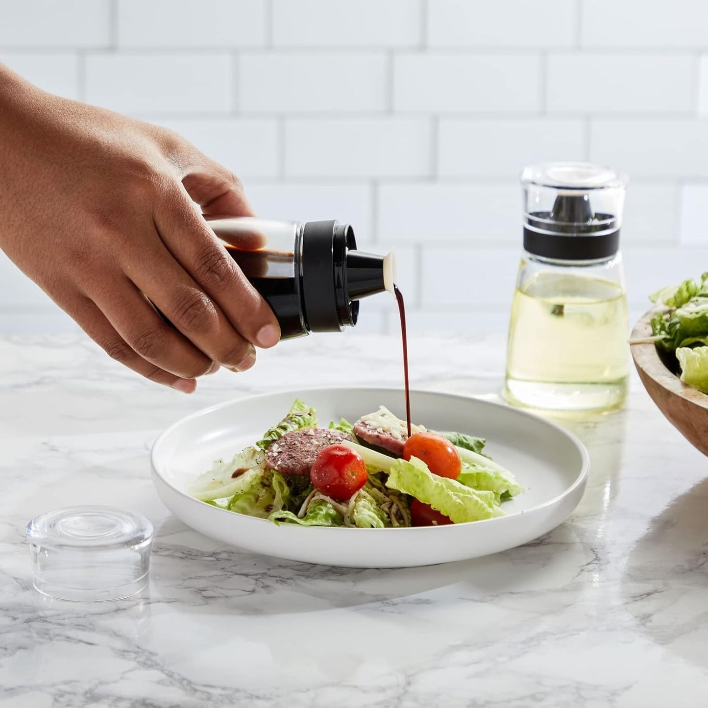 Juvale Glass Oil & Vinegar Dispenser Set - Leak-Proof No-Drip Glass Salad Dressing Bottle & Sauce Bottles - Olive Oil Cruet & Balsamic Vinegar Dispenser - Pack of 2, 5.5 fl oz, Black