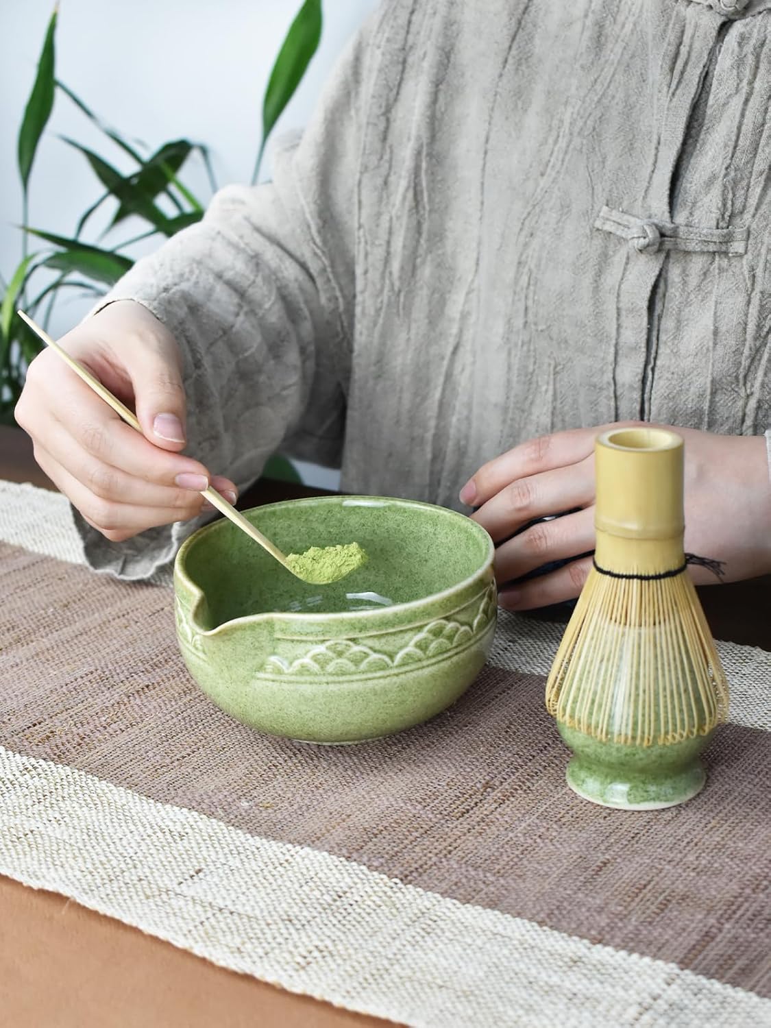 Artcome 4 Pcs Complete Matcha Ceremony Kit - Japanese Bowl With Pouring Spout, Whisk, Holder, Scoop - Tea Set for Making Usucha, Koicha and Latte (Green)