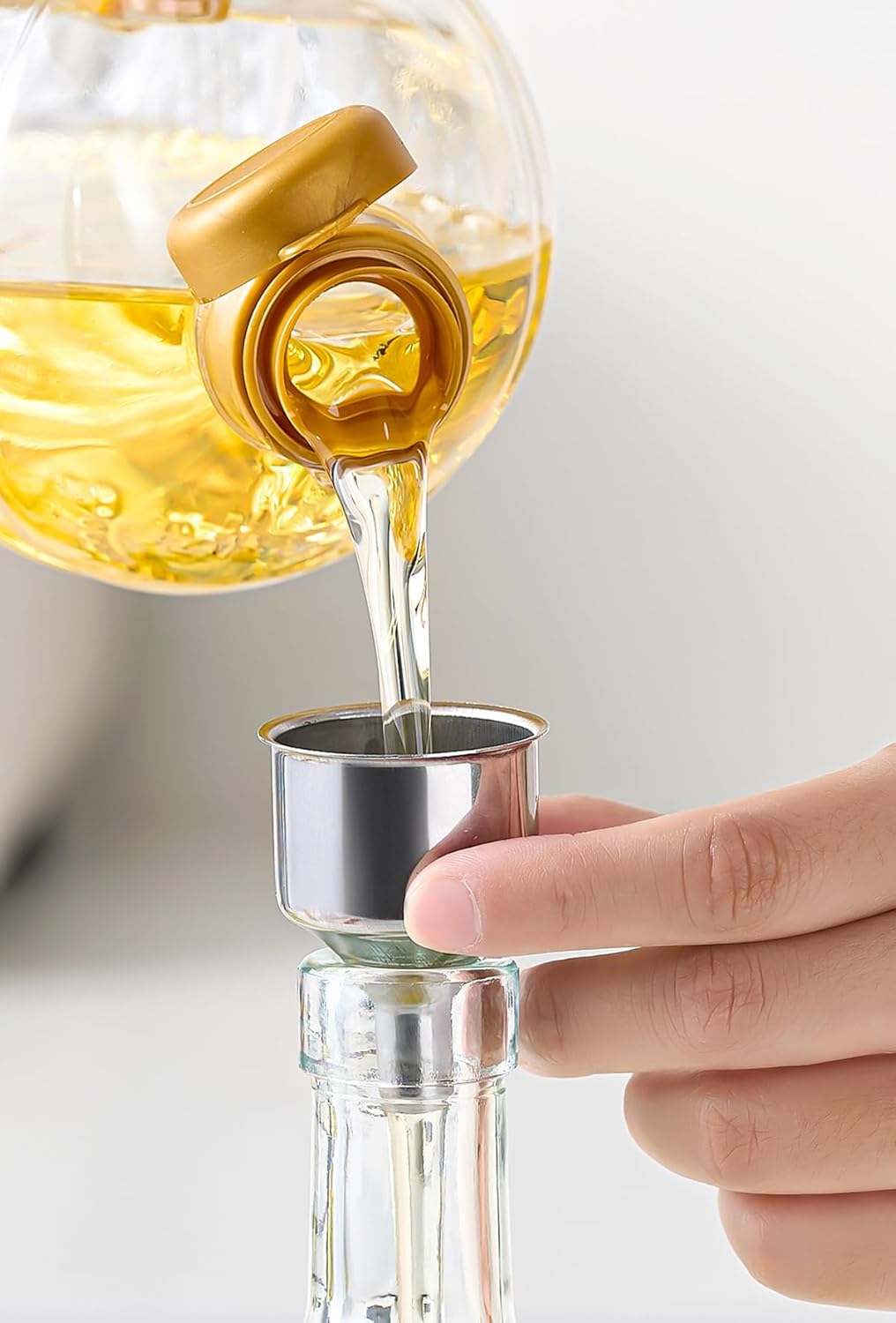 4 Pcs Olive Oil Dispenser Bottle for Kitchen,17oz Clear Glass Oil and Vinegar Dispenser Bottle Set, Classic Coffee Syrup Dispenser with 4 Stainless Steel Spouts and 1 Funnel (Round)