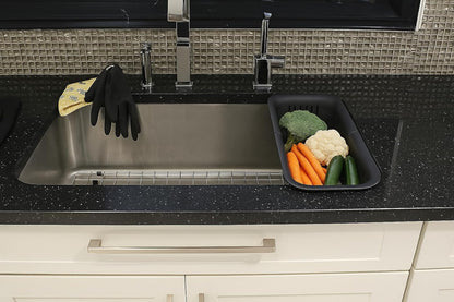 Over-the-Sink Expandable Colander – BPA-Free Collapsible Plastic Strainer for Fruits, Vegetables, Pasta & Dishes – 14.25" to 19.5" Adjustable Sink Basket – Black