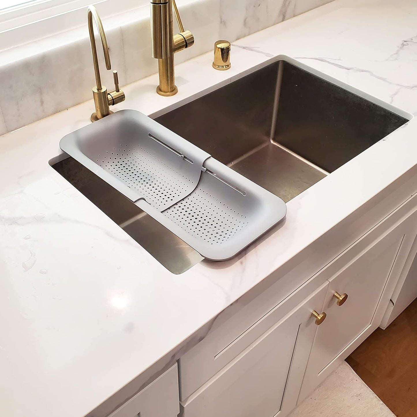 Makerstep Over the Sink Colander Strainer Basket - Expandable, Wash, Drain, and Dry. - New Home Kitchen Essentials, Multifunctional Kitchen Gadgets, Grey 14.25x8